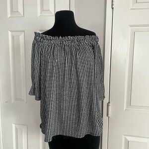Elle sz L Black and White Off-Shoulder Women's Top